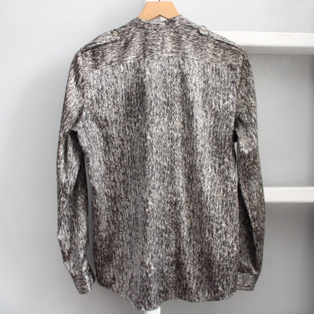 Vince Camuto Black & White Snake Skin Button-Up Blouse Top Size 8 - Picture 2 of 5